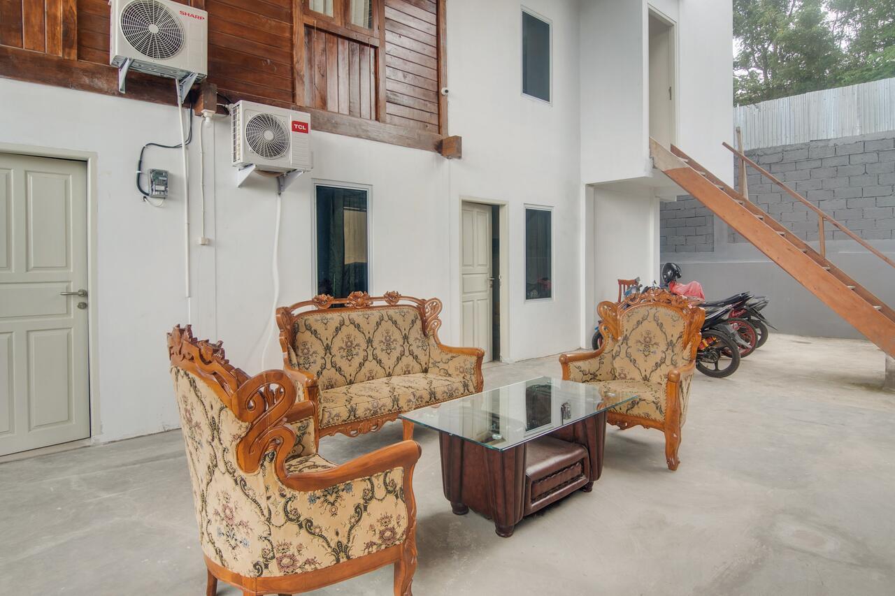 Oyo 3086 Mahanaim Rike Hotel Manado